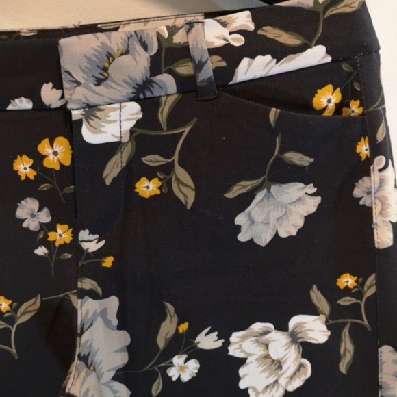 🎉SALE 2/$35🎉 - Picture 2 of 7